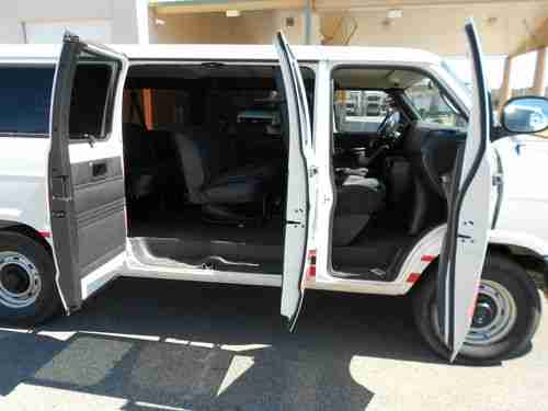 GOVERNMENT SURPLUS VEHICLE!!! - 2001 Dodge Ram 3500 Van!!, image 6