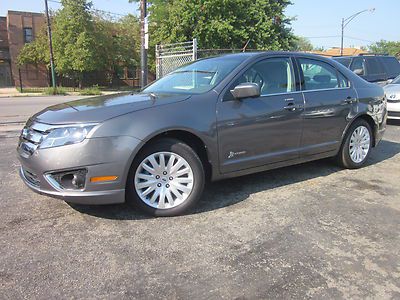 Gray hybrid, 3700 miles only, warranty, bluetooth, homelink, nice