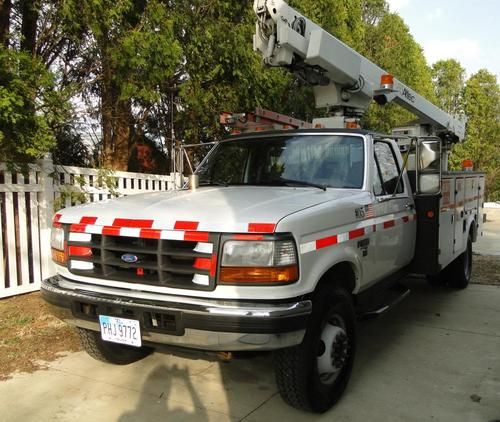 F450 bucket truck drw altec at-200 lift