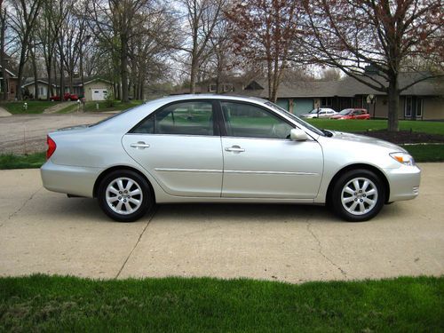 2002 toyota camry xle sedan 4-door 3.0l