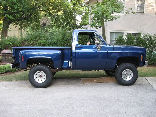 1976 chevrolet k-10 stepside scottsdale 4x4-big blue w/4 inch pro comp susp lift