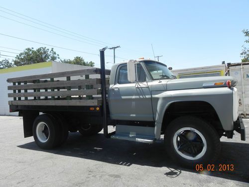 Ford f-600 1968 cat diesel motor w/spicer 8 speed transmission