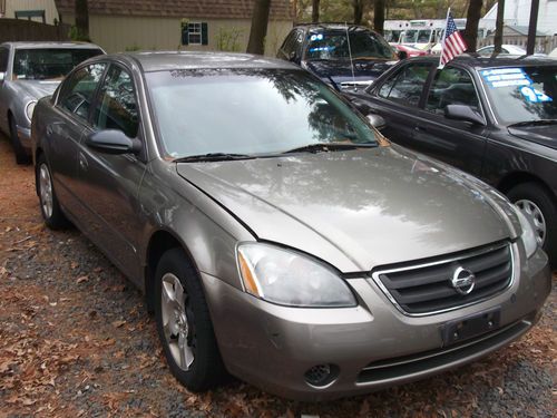 2002 nissan altima base sedan 4-door 2.5l