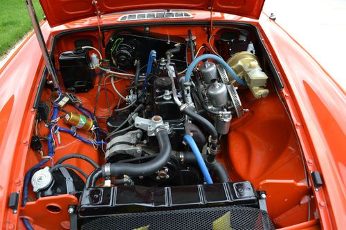 Restored 1979 MGB Convertible, image 12