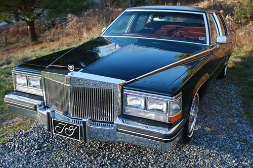 1984 cadillac fleetwood brougham sedan 4-door 4.1l, black, 20.7k miles