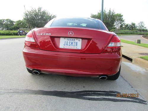 Beautiful, well taken care of Mercedes SLK, image 2