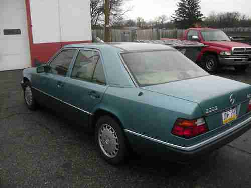 1993 Mercedes Benz 300, image 4