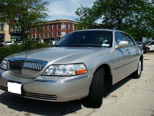 Lincoln town car signature