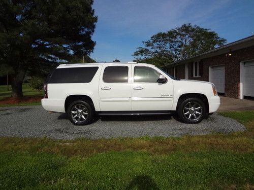 2007 gmc denali xl awd-quad seats-tv/dvd-carfax guarantee-low reserve