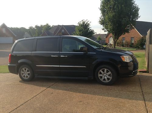 2011 chrysler town &amp; country