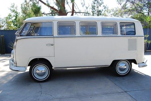 1967 13 window deluxe bus