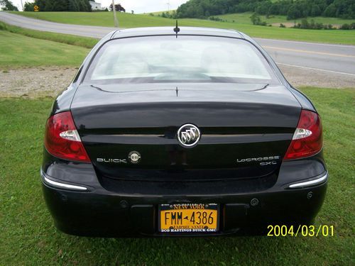 2006 buick lacrosse cx 4-door 3.8l leather. power heated seats,windows,sunroof