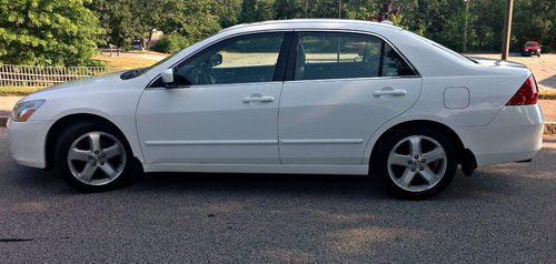 Beautiful rare 2006 honda accord ex-l mt v6 no reserve no accidents racing