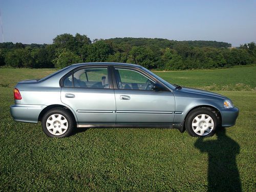 00' honda civic sedan 4-door*runs excellent*very clean