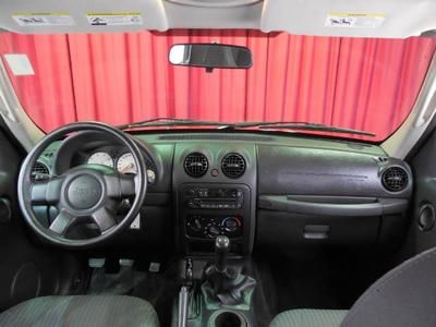 4dr Sport 4W Manual SUV 2.4L CD 4X4 4-Wheel Disc Brakes AM/FM Stereo, image 12
