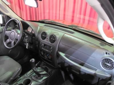 4dr Sport 4W Manual SUV 2.4L CD 4X4 4-Wheel Disc Brakes AM/FM Stereo, image 13