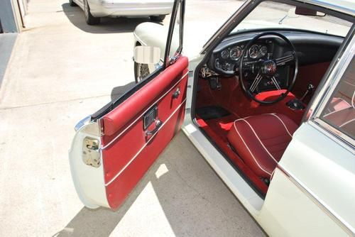 MGB GT RECENT RESTORAL, BEAUTIFUL WHITE PAINT, CHROME WIRE WHEELS, US $16,500.00, image 12