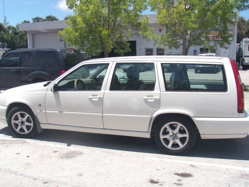 2000 volvo v70 wagon 4-door 2.4l