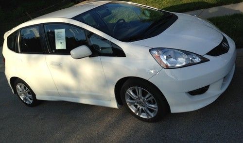 2011 honda fit sport hatchback 4-door 1.5l