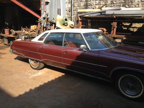 1976 old oldsmobile 98 4 door sedan gm car auto automobile
