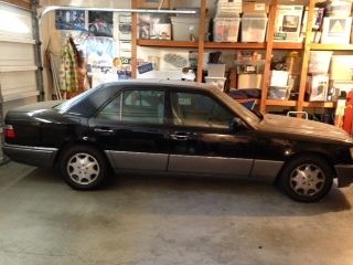 Mechanic special e320 black in good condition needs work on the engine.