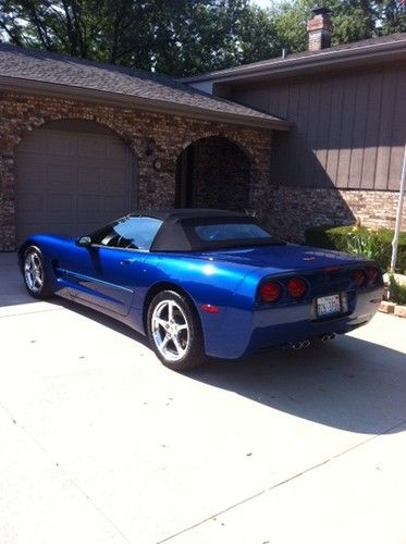 2002 chevrolet corvette  convertible 3,700 miles 2-door 5.7l