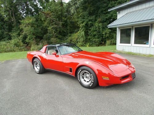 1980 red corvette coupe