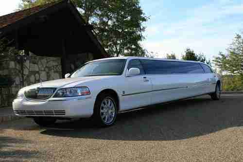 limo limousine 2006 Lincoln Town Car limo 180