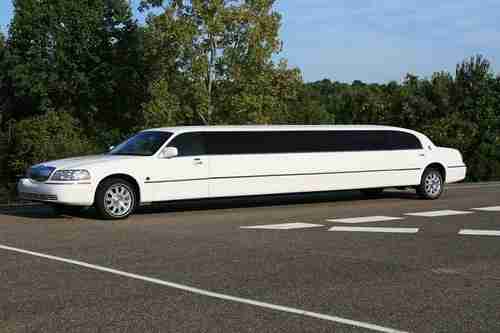 limo limousine 2006 Lincoln Town Car limo 180