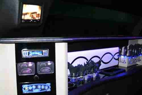 limo limousine 2006 Lincoln Town Car limo 180