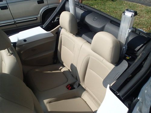 2013 Volkswagen Beetle Convertible, 813 miles, clear title, non salvage, damaged, image 6