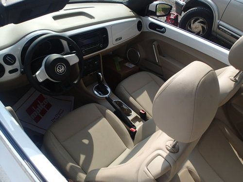 2013 Volkswagen Beetle Convertible, 813 miles, clear title, non salvage, damaged, image 7