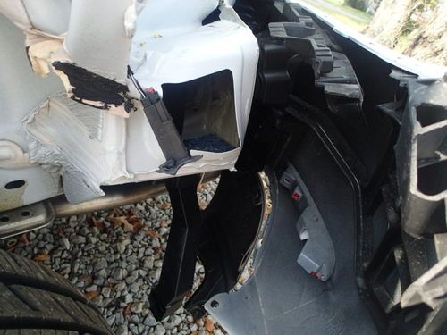 2013 Volkswagen Beetle Convertible, 813 miles, clear title, non salvage, damaged, image 12