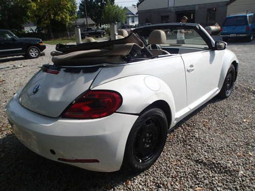 2013 Volkswagen Beetle Convertible, 813 miles, clear title, non salvage, damaged, image 20