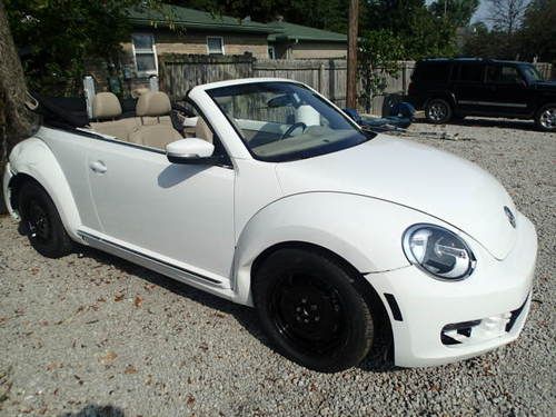 2013 Volkswagen Beetle Convertible, 813 miles, clear title, non salvage, damaged, image 21