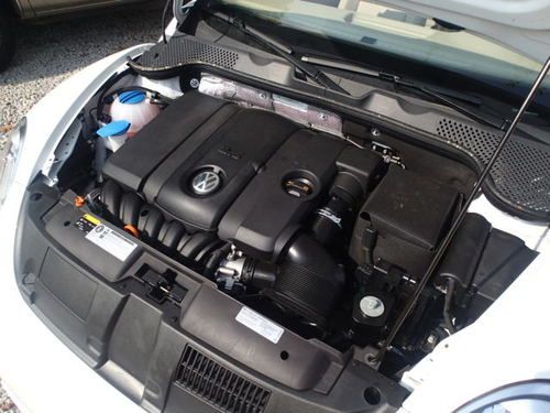 2013 Volkswagen Beetle Convertible, 813 miles, clear title, non salvage, damaged, image 22