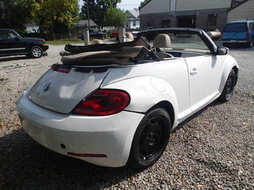 2013 Volkswagen Beetle Convertible, 813 miles, clear title, non salvage, damaged, image 23