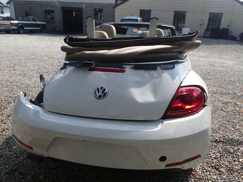 2013 Volkswagen Beetle Convertible, 813 miles, clear title, non salvage, damaged, image 24
