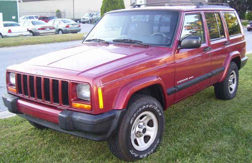 1999 jeep cherokee sport 4.0 4wd 158k runs great! sharp! no reserve