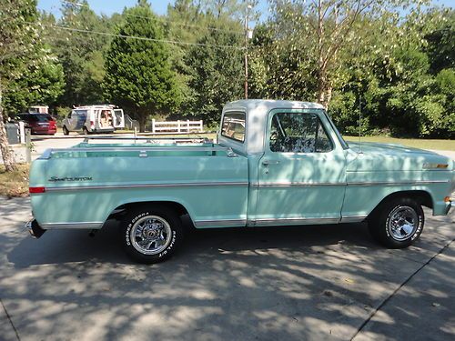 1970 ford f100 sportscustom three speed  on the tree