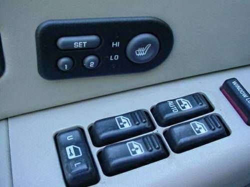2002 Chevrolet Suburban 1500 LT Sport Utility 4-Door 5.3L, image 3