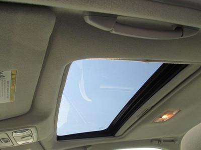 4dr Sdn LE A CD power seats moon roof power windows power locks mp3 audio input, image 13