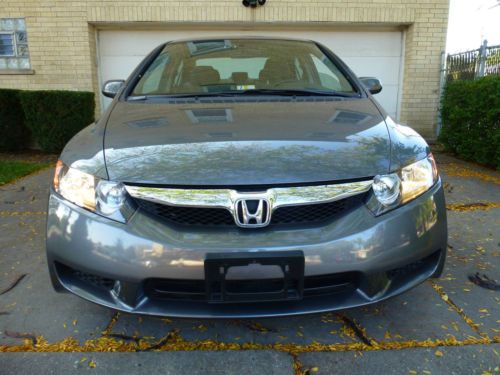 2011 honda civic ex, no reserve!! sunroof, alloy wheels, cd player...