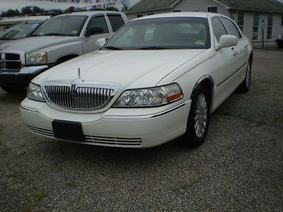 2005 lincoln town car signature