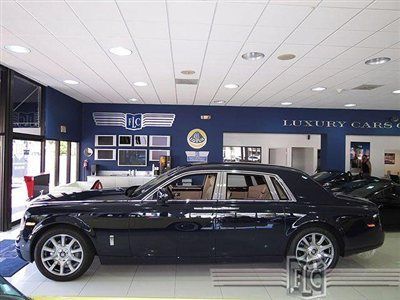 2013 rolls royce phantom loaded like new !