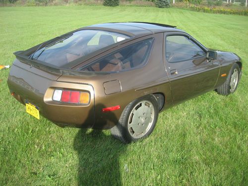 Porsche really nice 928s euro 300hp 4.7ltr
