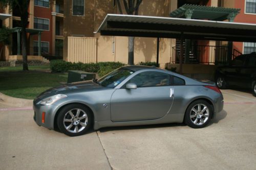 2004 nissan 350z touring coupe 2-door 3.5l