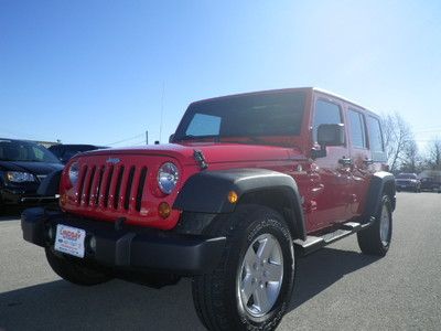 Red black grey interior unlimited x 3.8 v6  power accessories like new