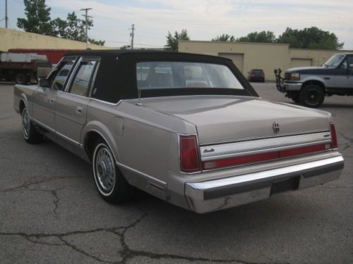 1988 Lincoln Town Car Signature Sedan 4-Door 5.0L NO RESERVE, image 5