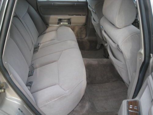 1988 Lincoln Town Car Signature Sedan 4-Door 5.0L NO RESERVE, image 8